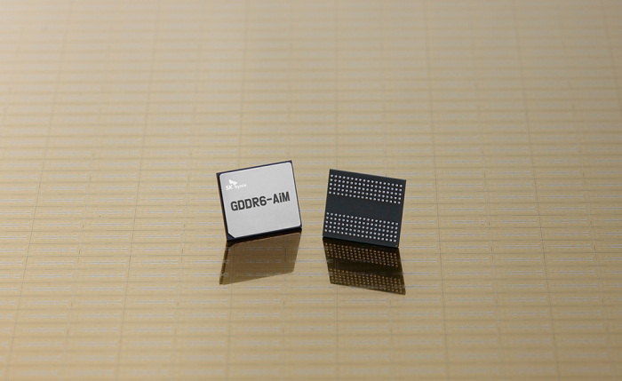 GDDR6-AiM chip that adopts SK Hynix's PIM technology