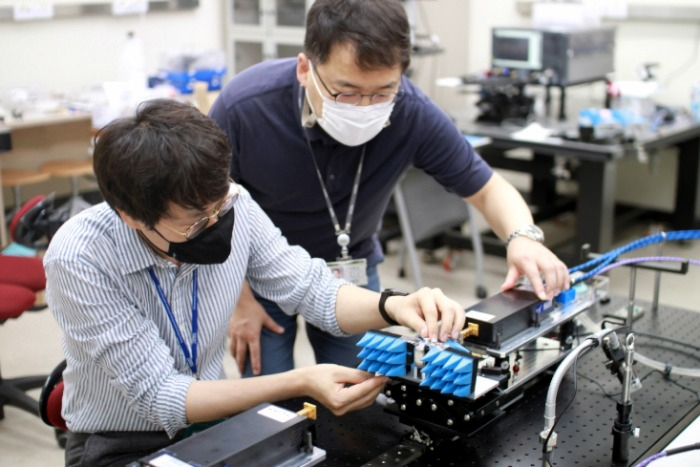 Researchers test beamforming systems at the LG Electronics/ KAIST 6G research center in August, 2021