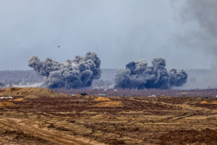 A mixed-air striking group performs a bomb strike during the Allied Resolve 2022 joint military drills held by Belarusian and Russian troops at the Obuz-Lesnovsky training ground (Courtesy of TASS, Yonhap)