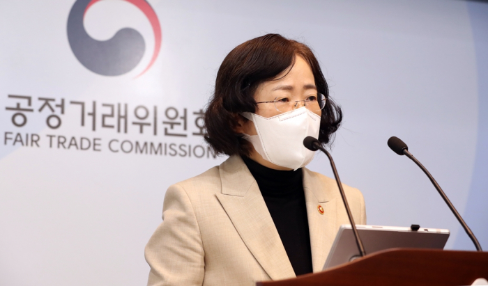 FTC　Chairwoman　Joh　Sung-wook　approves　Korean　Air-Asiana　merger　with　conditions