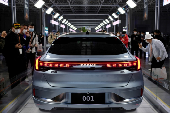 Geely's　electric　car　brand　ZEEKR