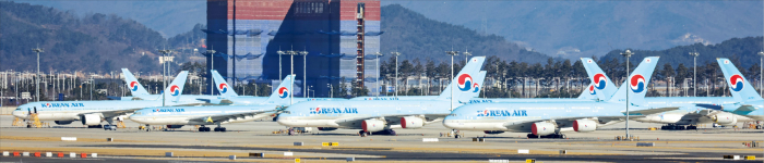 Korean Air aircraft at Incheon International Airport