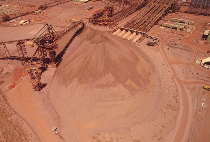 Iron　ore　laid　out　in　Roy　Hill　mine,　Pilbara,　Australia