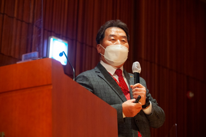SK Chemicals CEO Jeon Kwang-hyun speaks at a general shareholders' meeting on March 28