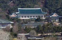 Blue house brawl: South Korea spars over where next president will live