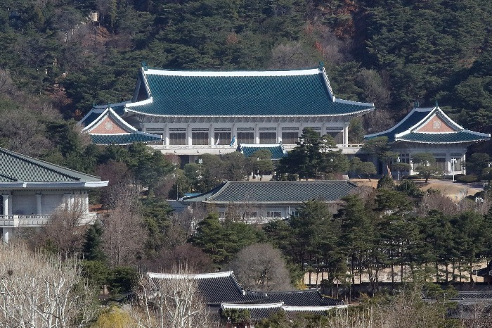 Blue　house　brawl:　South　Korea　spars　over　where　next　president　will　live