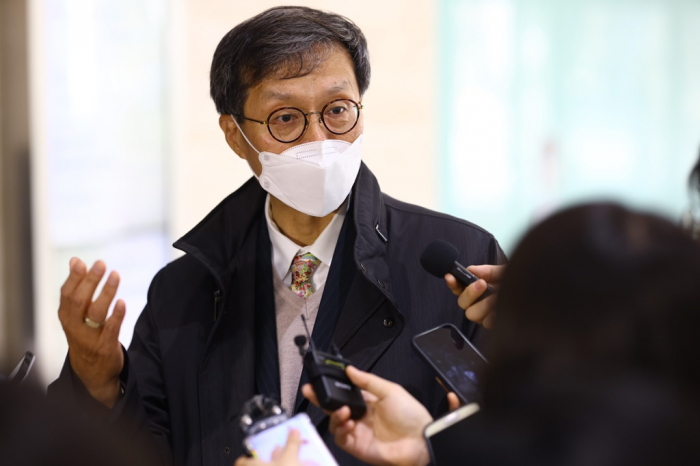 Bank of Korea Governor nominee Rhee Chang-yong speaks to reporters on April 1, 2022