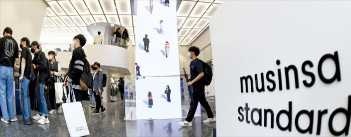 Musinsa　seeks　to　buy　Japan-focused　rival　fashion　platform