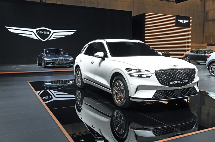 The Genesis Electrified GV70