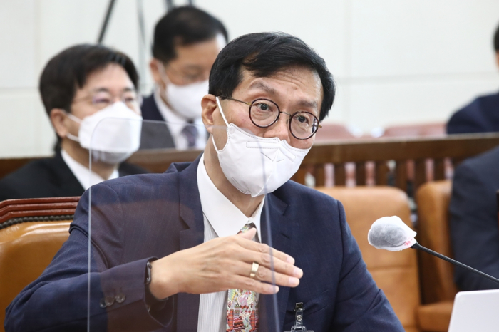 Bank of Korea Governor nominee Rhee Chang-yong speaks at a parliamentary confirmation hearing on April 19, 2022