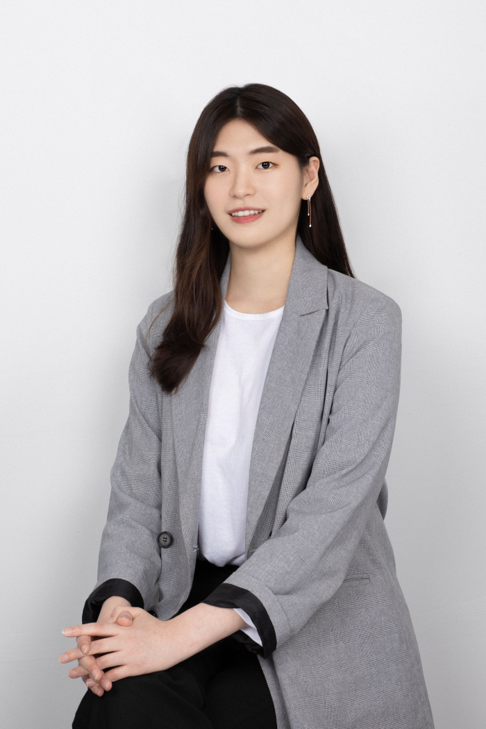 Lee　Chae-rin　was　selected　among　Forbes’　magazine’s　'30　Under　30'　in　Asia　for　the　consumer　technology　sector