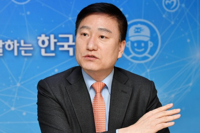 Korea Post President Son Seung-hyun speaks during a Feb. 7 interview (Courtesy of Byoung-Eon Kim)