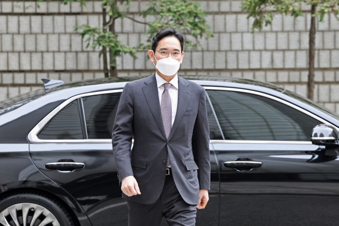 Samsung Electronics Vice Chairman Jay Y. Lee arrives for trial at a Seoul court on March 31, 2022