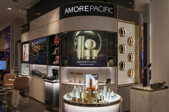 An　Amorepacific　outlet　in　New　York