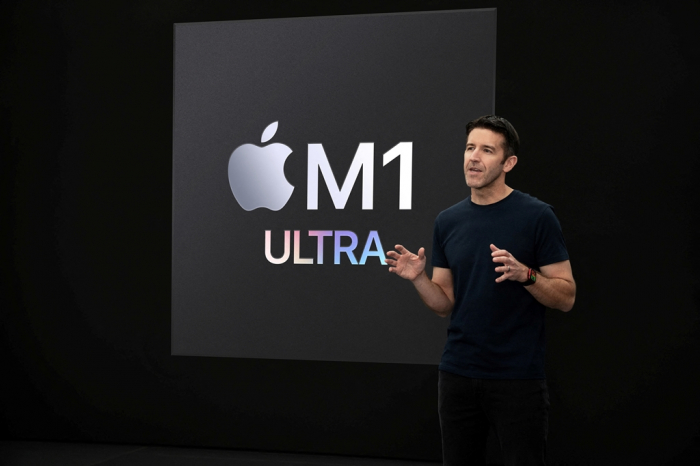 Apple Senior Vice President of Hardware Engineering John Ternus introduces M1 Ultra during a special event at Apple Park in Cupertino, California during a March 8 broadcast (Courtesy of Reuters, Yonhap)