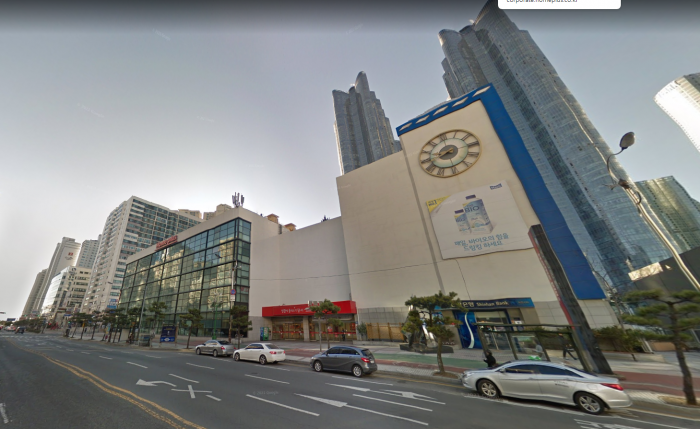 The　building　of　Homeplus　Haeundae　in　Haeundae-gu,　Busan　comes　on　the　market　(Source:　Google　Maps)