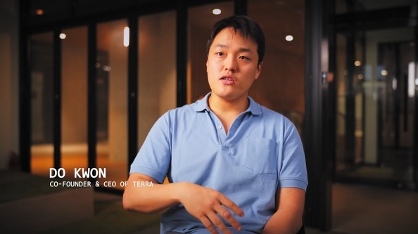 Kwon　founded　Terraform　Labs　with　co-founder　Shin　Hyun-sung　in　2018.