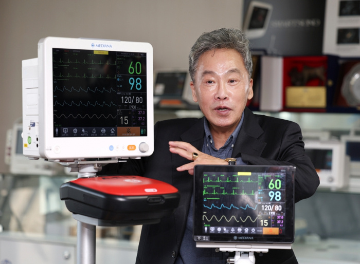 Mediana CEO Khil Moon-jong