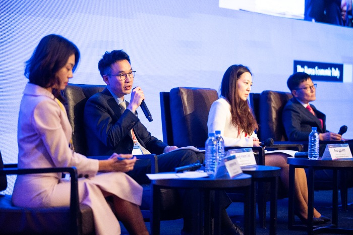 Kim　Jang-moon　from　Park　Square　Capital　(far　left),　Lim　Sung-hwan　from　NPS,　Ahn　Seung-gu　from　KIC　and　Jeong　Young-sin　from　Teachers'　Pension　(far　right)　at　PE　&　PD　panel　session　in　ASK　2022
