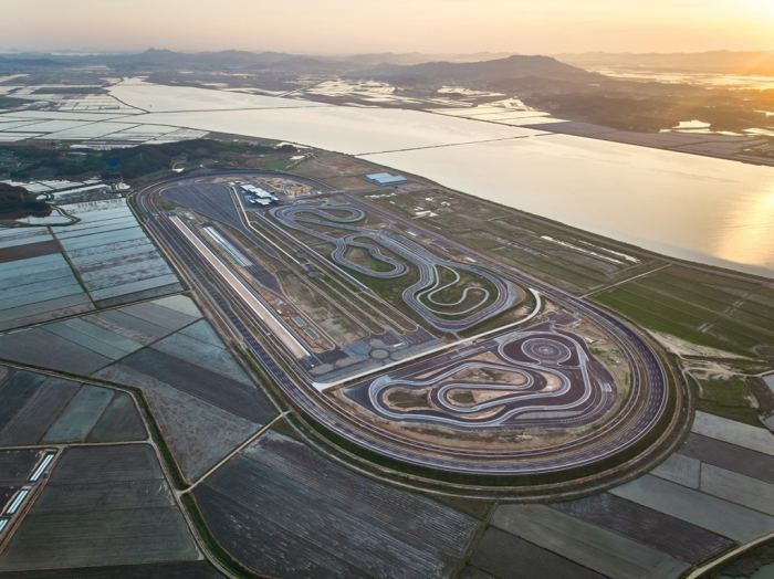 A　bird's-eye　view　of　Hankook　Technoring,　Hankook　Tire's　new　proving　ground　in　Taean,　Korea