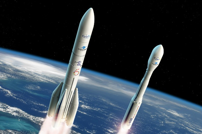 Artist's　rendering　of　Ariane　6　(left)　and　Vega　C　(right)　(Courtesy　of　ESA)