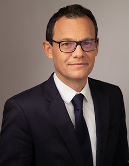 Stéphane　Israël,　the　CEO　of　Arianespace