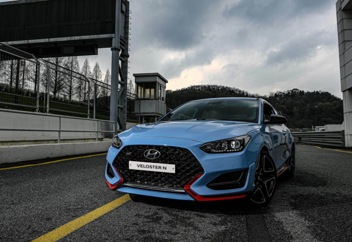 Hyundai's　Veloster　N