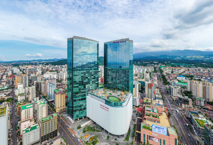 Jeju　Dream　Tower,　59.1%　owned　by　Lotte　Tour　Development