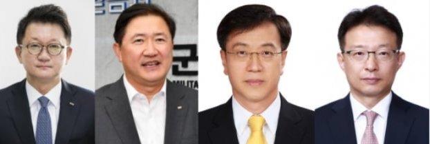 (From　left)　Park　Dae-yang,　CIO　at　KIC;　Lee　Sang-hee,　CIO　at　Military　Mutual　Aid　Association;　Park　Chun-seok,　CIO　at　KFCC;　and　Lee　Kyu-hong,　CIO　at　Teachers'　Pension