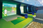 Golf simulation centers' revenue soars 48% on-year