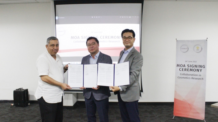 Cosmax　Indonesia　signs　an　MOU　with　Universitas　Indonesia　on　joint　research　(Courtesy　of　Cosmax　Inc.)