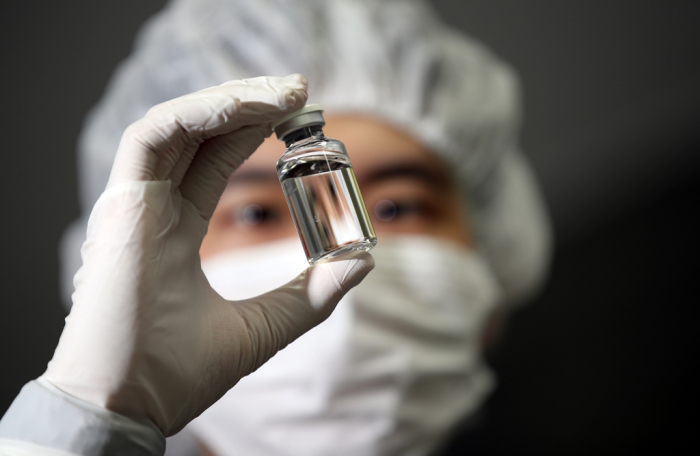 A Samsung Bioepis researcher