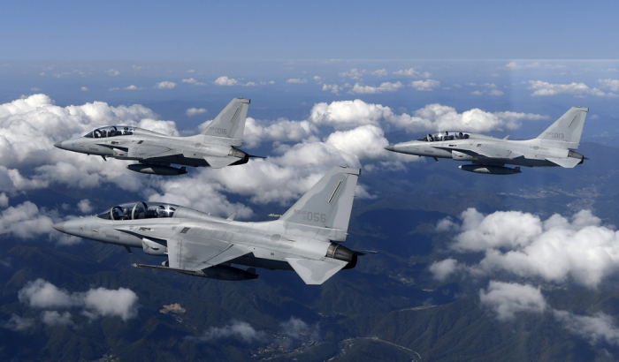 KAI's　light　fighter　jet　FA-50　(Courtesy　of　South　Korea's　Air　Force)