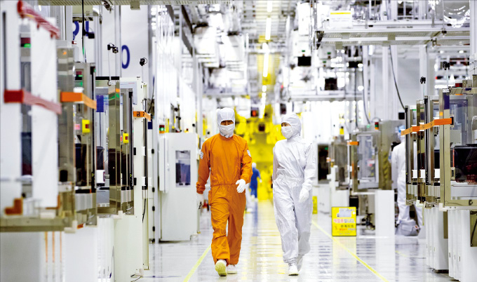 Samsung　Electronics'　chip　plant　in　Hwaseong,　Gyeonggi　Province,　Korea