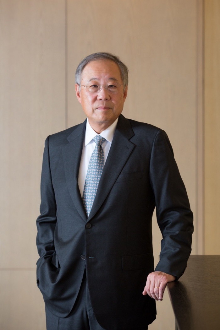 Jin　Roy　Ryu　has　served　as　Poongsan　Corp.　chairman　and　CEO　since　1999