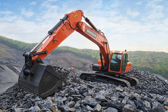 Doosan　Infracore　was　not　rebranded　as　Hyundai　Doosan　Infracore　after　being　acquired　by　Hyundai　Heavy　Industries　Holdings　in　2021　(Courtesy　of　Hyundai　Doosan　Infracore)