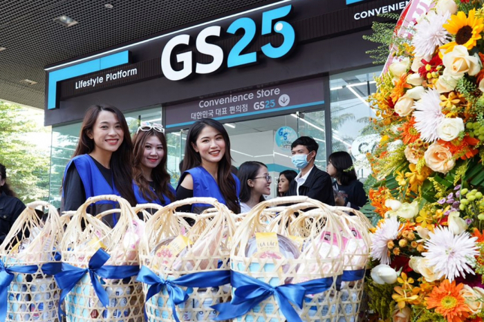 GS　Retail　opened　its　100th　GS25　store　in　Vietnam　in　March　2021
