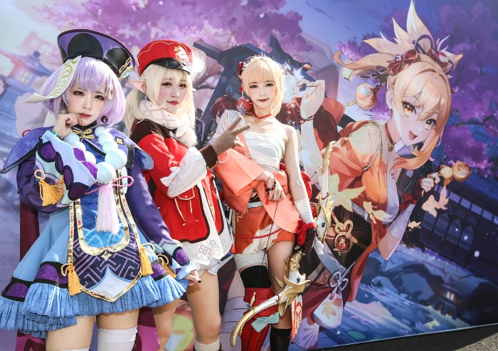 Cosplay　participants　at　the　Genshin　2022　Summer　Festival　in　Seoul,　which　ended　on　Aug.　3.　(Courtesy　of　miHoYo)