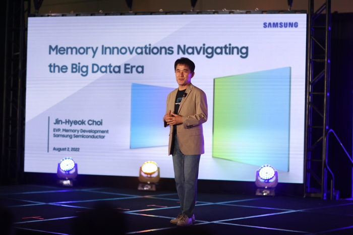 Choi　Jin-hyeok,　executive　VP　of　Samsung's　Memory　Solution　&　Product　Development,　speaks　at　the　Flash　Memory　Summit　in　Santa　Clara,　California　on　Aug　2,　2022