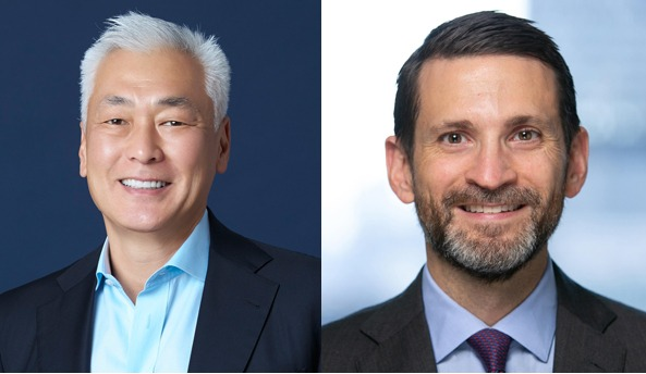 EMP　Belstar　Chairman　and　Managing　Partner　Daniel　Yun　(left)　and　Apollo　Partner　and　Head　of　Asia　Pacific　Matt　Michelini