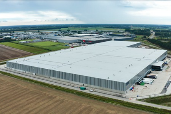 Vestas　acquired　DSV　logistics　center　in　Tholen,　the　Netherlands　in　2020