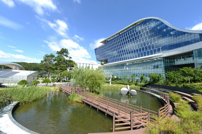 A　frontal　view　of　KOGAS'　headquarters　in　Daegu,　North　Gyeongsang　Province