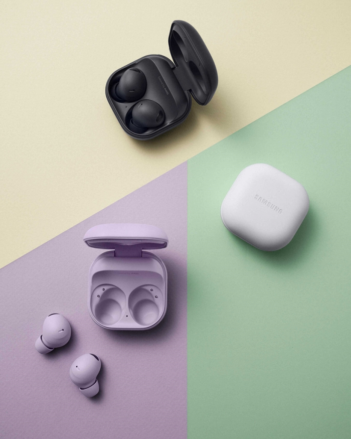 Galaxy Buds2 in various colors