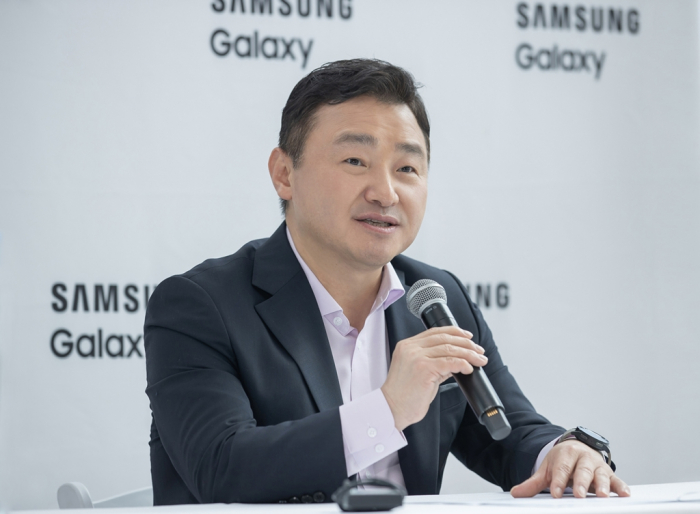 TM　Roh,　Samsung's　mobile　chief,　speaks　at　the　Galaxy　Unpacked　2022