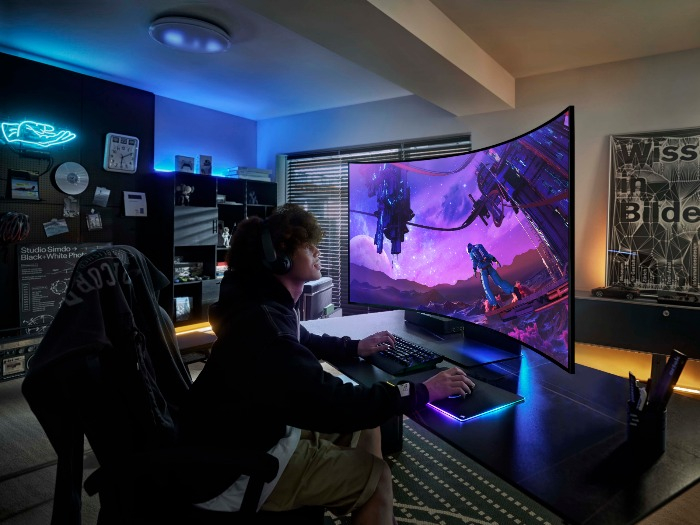 Odyssey　Ark,　Samsung　Electronics'　new　55-inch　curved　gaming　screen　(Courtesy　of　Samsung　Electronics)