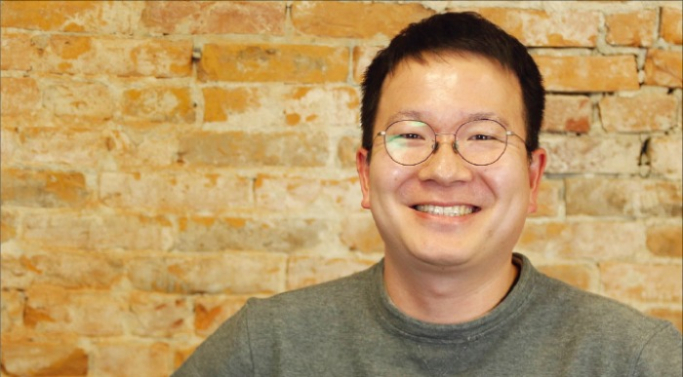 Lee　Chang-su　is　the　founder　and　CEO　of　Allganize,　Inc.