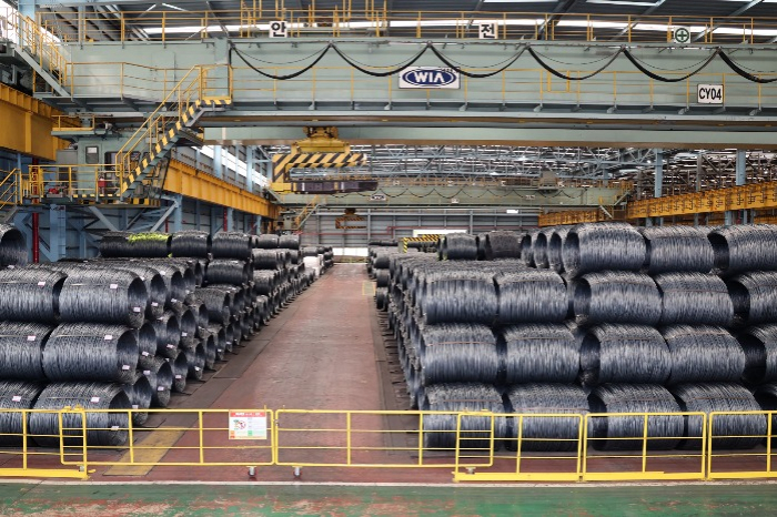 POSCO's　steel　plant　in　Pohang,　Korea　(Courtesy　of　Byoung-Eon　Kim)