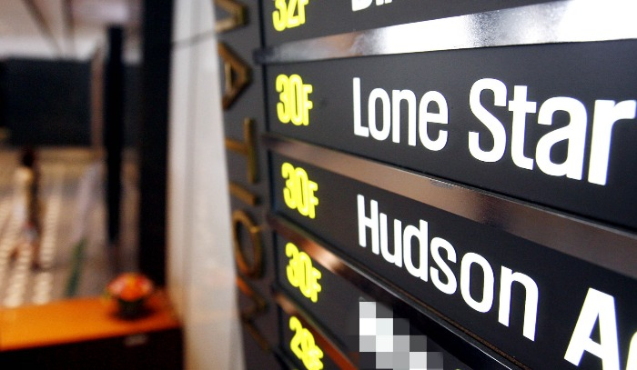 Lone Star bought a 51% stake in Korea Exchange Bank in 2003 from state-run banks and Germany's Commerzbank