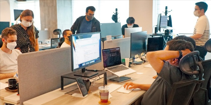 Developers　at　Tridge's　headquarters　in　Seoul,　South　Korea