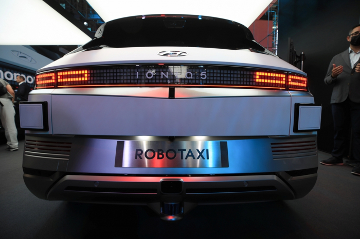 Hyundai showcases its first autonomous robotaxi based on the IONIQ 5 at the IAA Mobility 2021